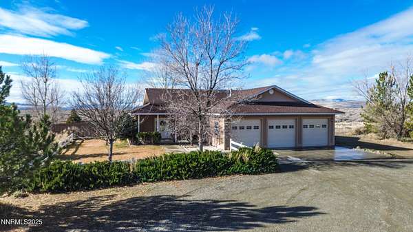 2.5 Acres of Residential Land with Home for Sale in Winnemucca, Nevada