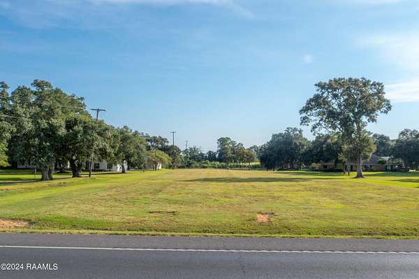 2.13 Acres of Residential Land for Sale in Jeanerette, Louisiana