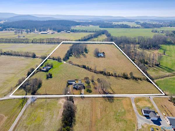 22 Acres of Agricultural Land with Home for Sale in New Hope, Alabama