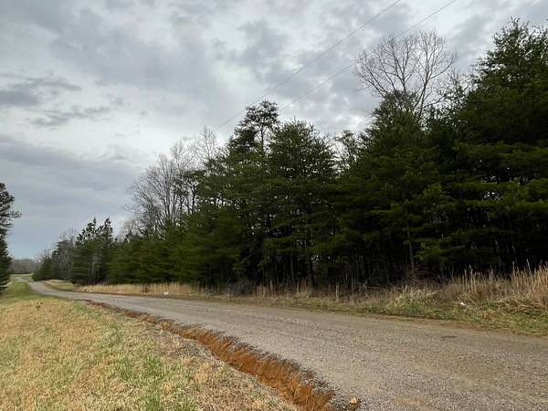 1.76 Acres of Residential Land for Sale in Lewisburg, Kentucky