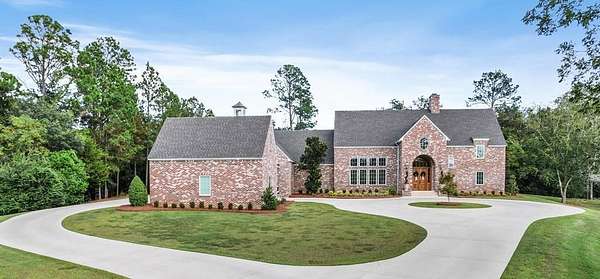 2 Acres of Residential Land with Home for Sale in Dothan, Alabama