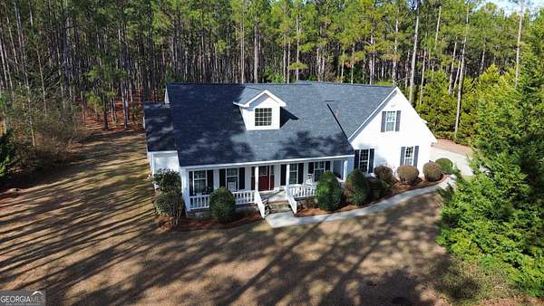1.5 Acres of Residential Land with Home for Sale in Rentz, Georgia