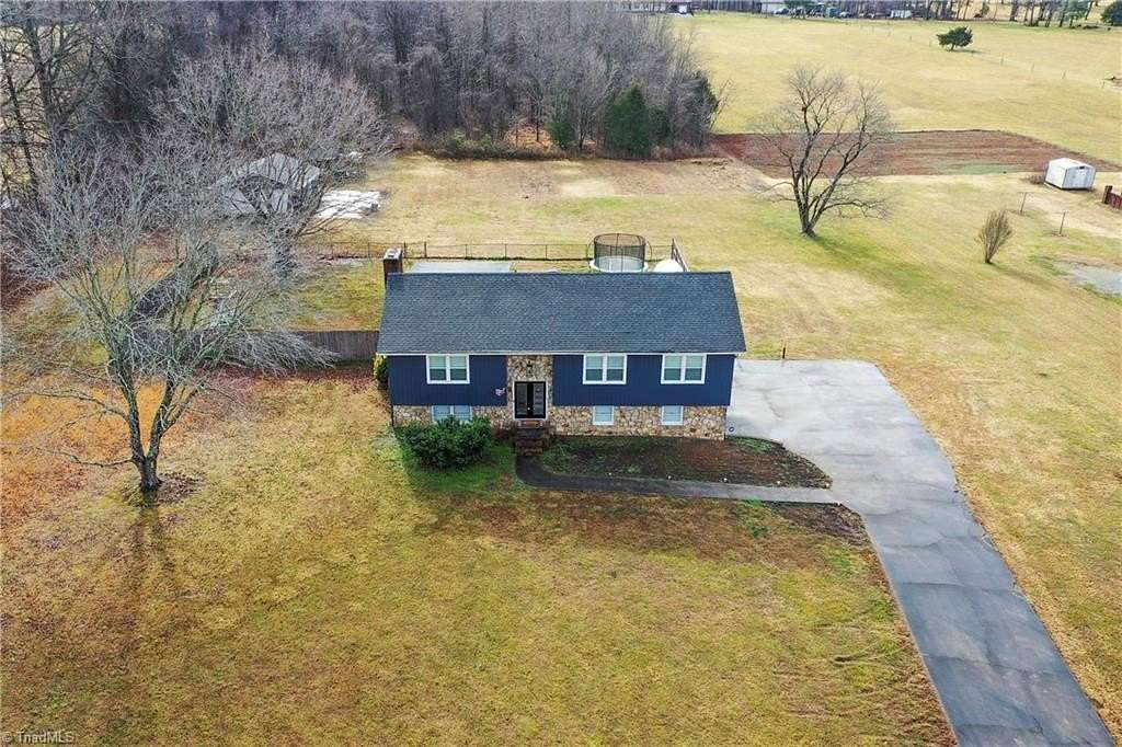 5.23 Acres of Residential Land with Home for Sale in Advance, North Carolina