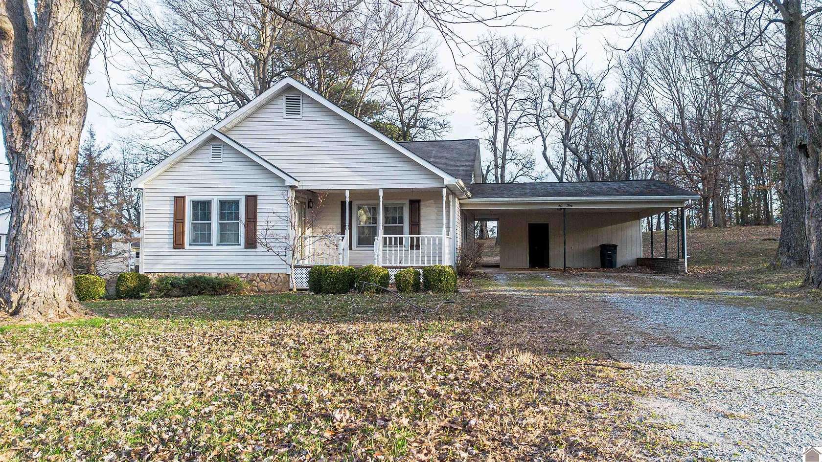 3 Acres of Residential Land with Home for Sale in Paducah, Kentucky