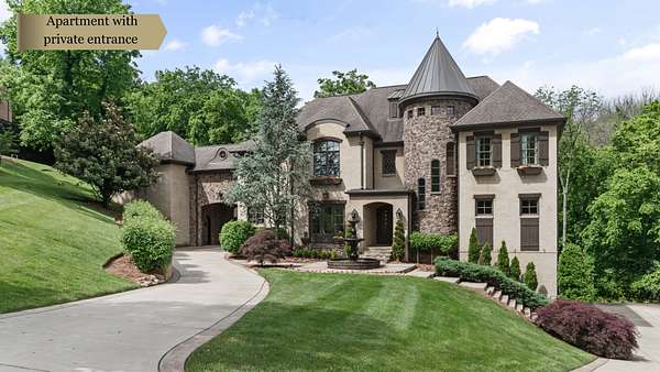 1.55 Acres of Residential Land with Home for Sale in Franklin, Tennessee