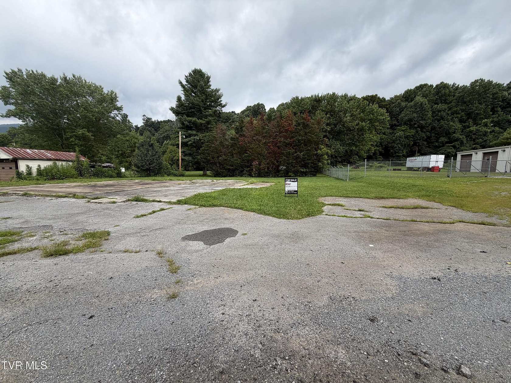 0.32 Acres of Commercial Land for Sale in Elizabethton, Tennessee