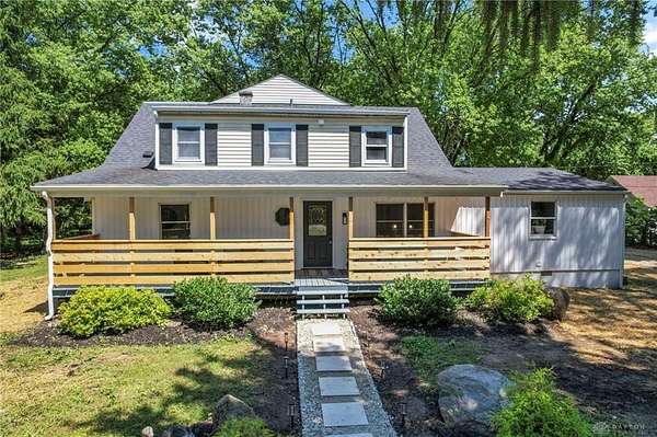 2.5 Acres of Residential Land with Home for Auction in Springfield, Ohio