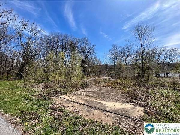 1.2 Acres of Residential Land for Sale in Lower Mount Bethel Township, Pennsylvania