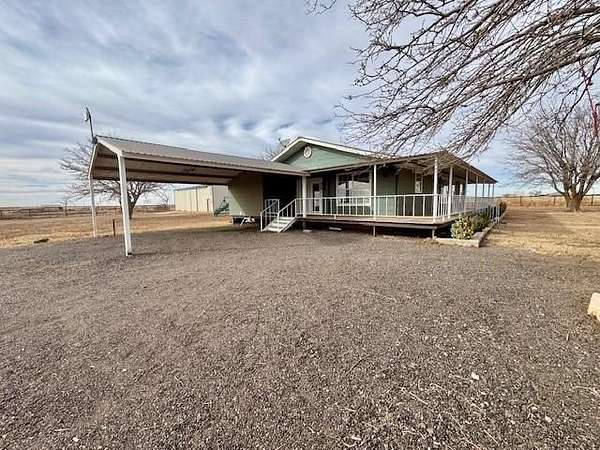 8.33 Acres of Residential Land with Home for Sale in Seminole, Texas