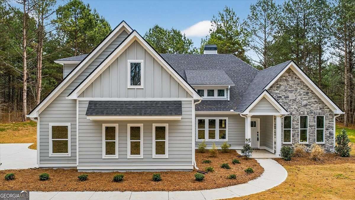 12 Acres of Land with Home for Sale in The Rock, Georgia