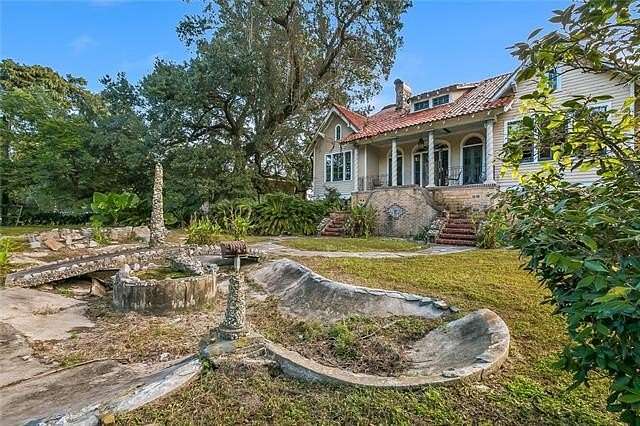 2.8 Acres of Residential Land with Home for Sale in New Orleans, Louisiana