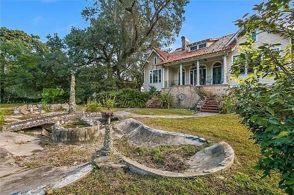 2.8 Acres of Residential Land with Home for Sale in New Orleans, Louisiana