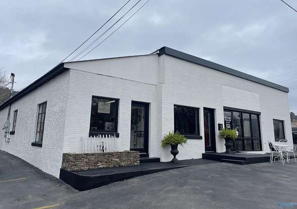 1 Acre of Improved Commercial Land for Sale in Fort Payne, Alabama