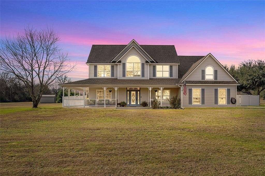 1.83 Acres of Residential Land with Home for Sale in Groesbeck, Texas