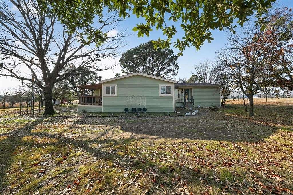 6.12 Acres of Residential Land with Home for Sale in Joshua, Texas