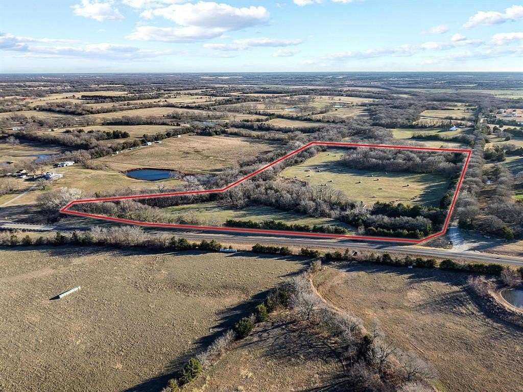 15 Acres of Land for Sale in Bonham, Texas