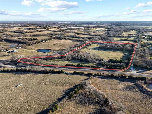 15 Acres of Land for Sale in Bonham, Texas