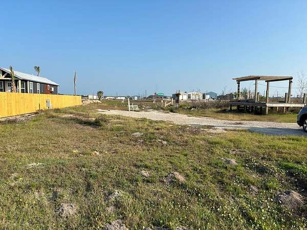 1 Acre of Mixed-Use Land for Sale in Rockport, Texas
