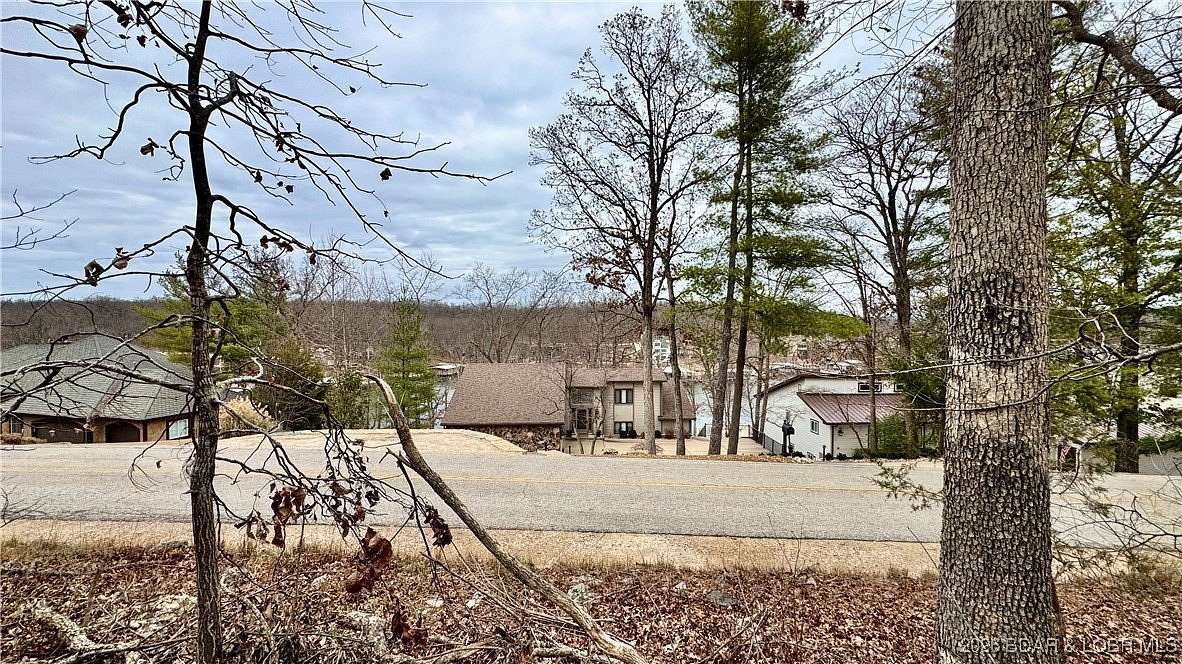 0.32 Acres of Land for Sale in Village of Four Seasons, Missouri