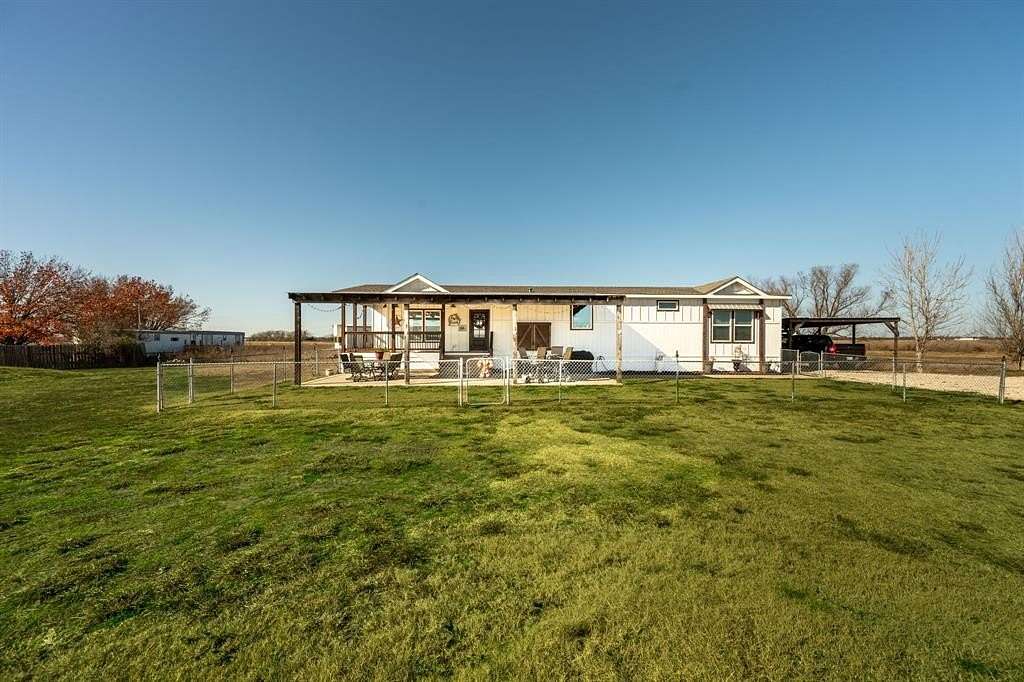 9.82 Acres of Residential Land with Home for Lease in Caddo Mills, Texas