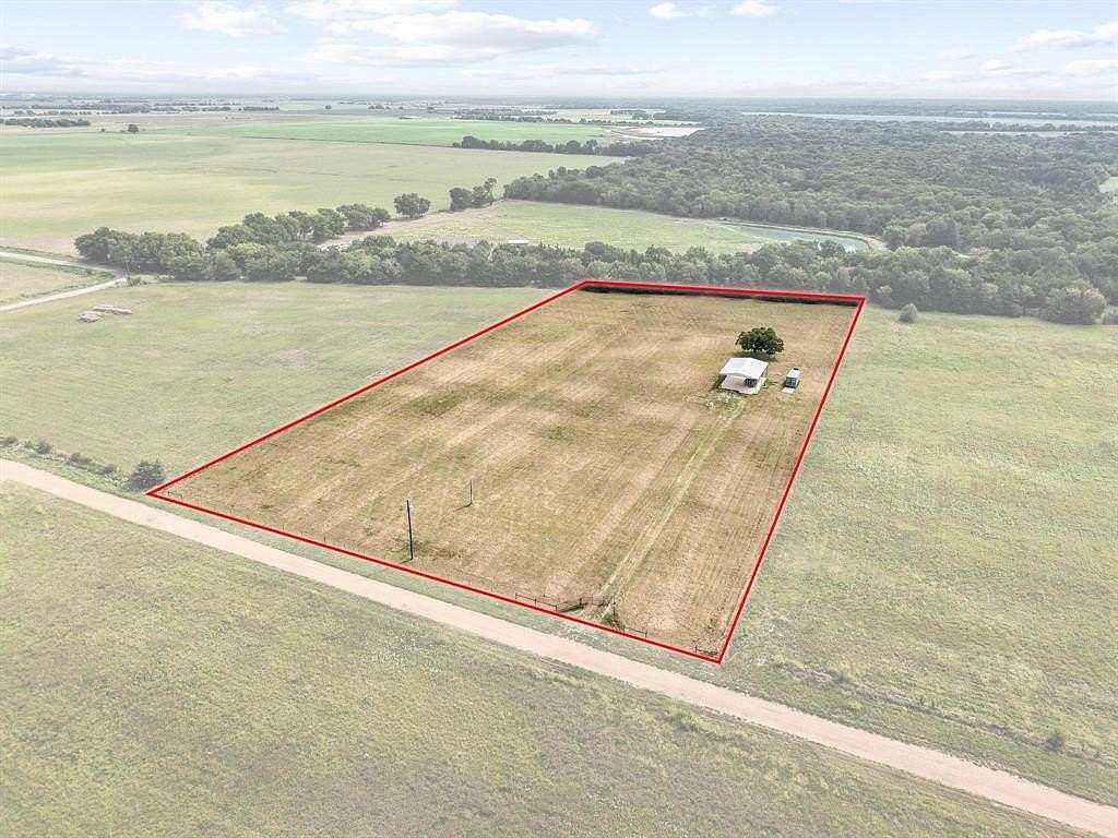 5.21 Acres of Residential Land for Sale in Honey Grove, Texas