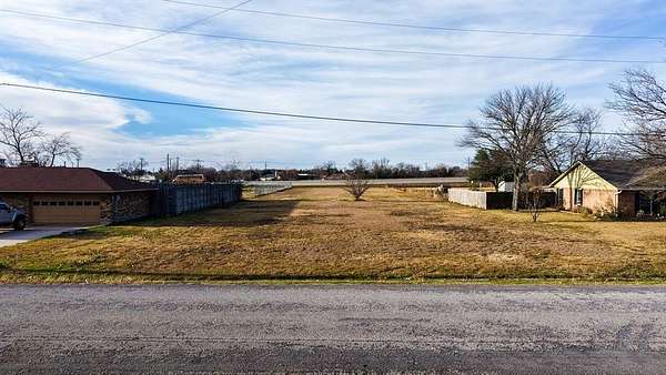 1 Acre of Residential Land for Sale in Lavon, Texas
