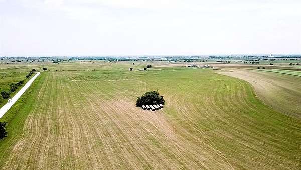 11 Acres of Land for Sale in Lindsay, Texas