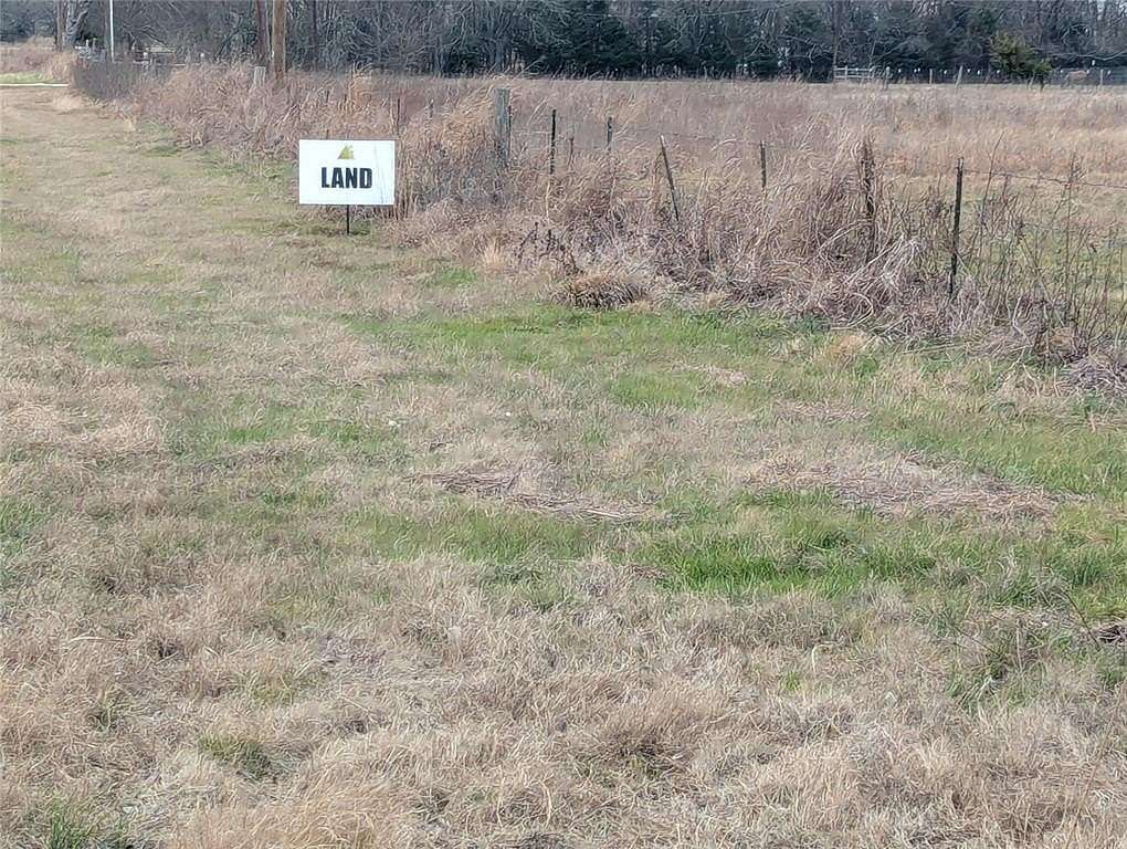 43.6 Acres of Agricultural Land for Sale in Commerce, Texas