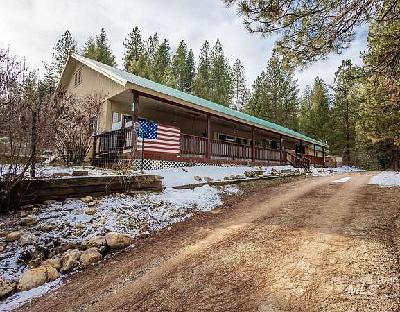 3.34 Acres of Residential Land with Home for Sale in Garden Valley, Idaho