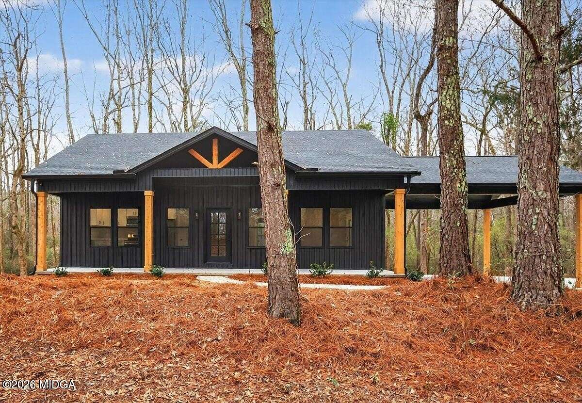 1.77 Acres of Residential Land with Home for Sale in Forsyth, Georgia