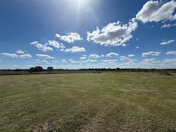 7.39 Acres of Residential Land for Sale in Barry, Texas