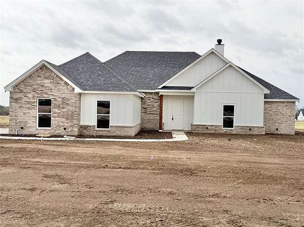 1.82 Acres of Land with Home for Sale in Weatherford, Texas