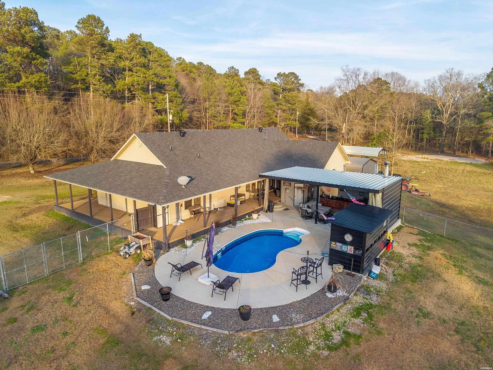 2 Acres of Land with Home for Sale in Hot Springs, Arkansas