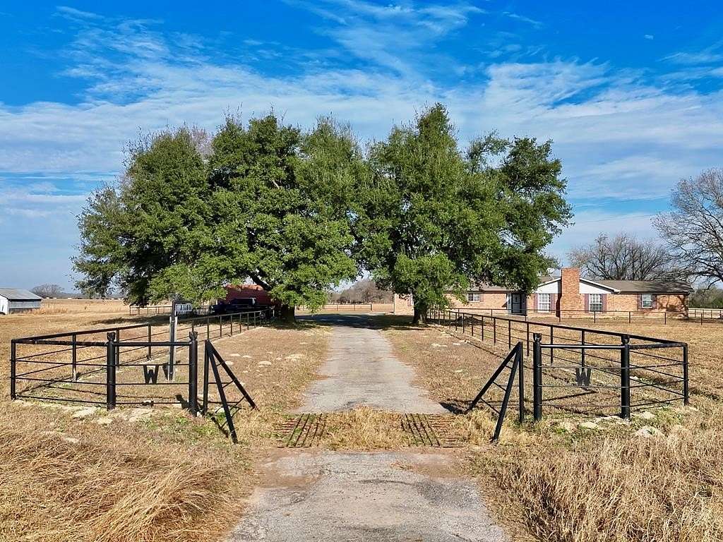 36.6 Acres of Agricultural Land with Home for Sale in Tennessee Colony, Texas