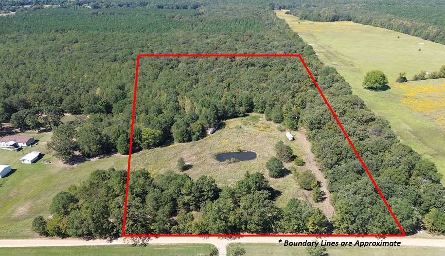 10.1 Acres of Land for Sale in De Kalb, Texas