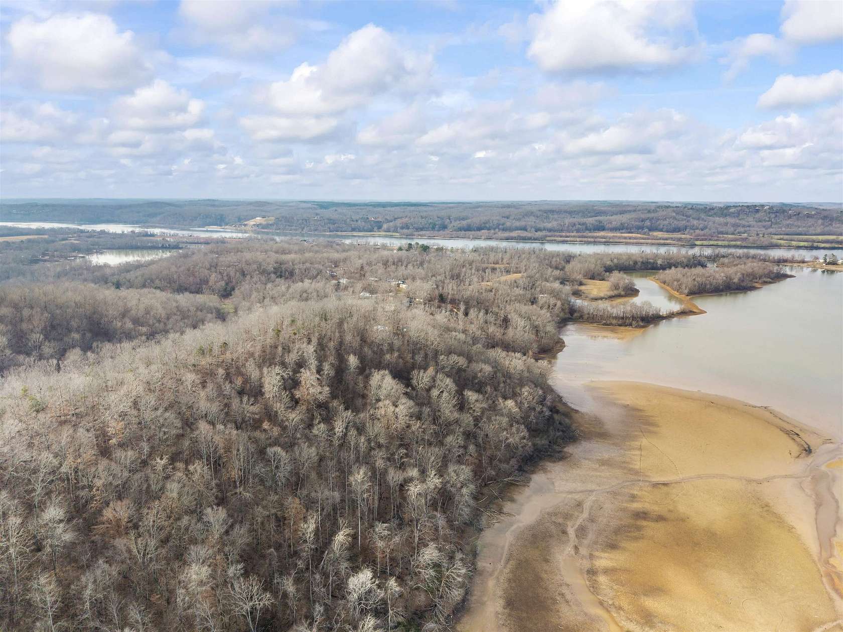 7 Acres of Residential Land for Sale in Linden, Tennessee