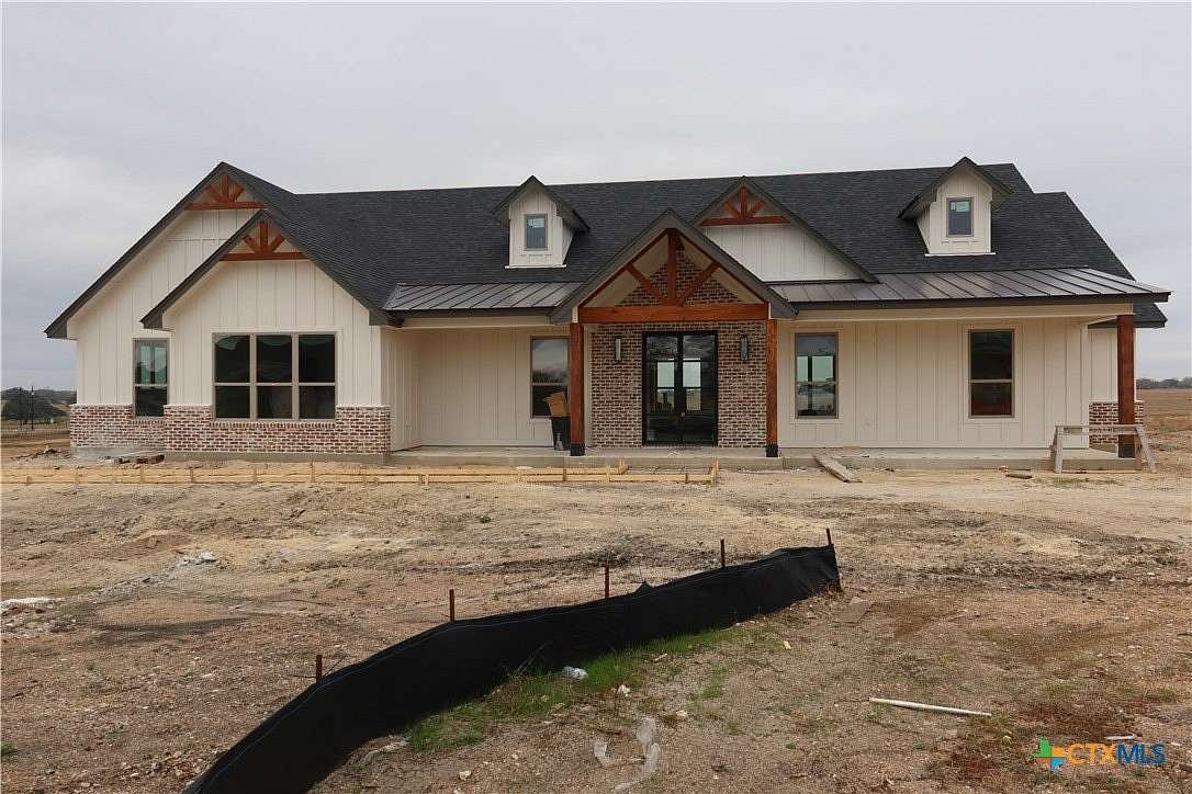 1.73 Acres of Residential Land with Home for Sale in Holland, Texas