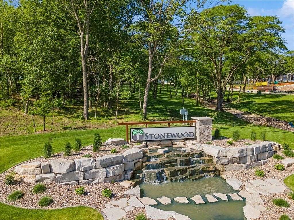 1.28 Acres of Residential Land for Sale in West Des Moines, Iowa