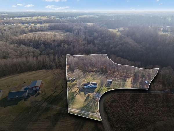 5 Acres of Land with Home for Sale in Lafayette, Tennessee