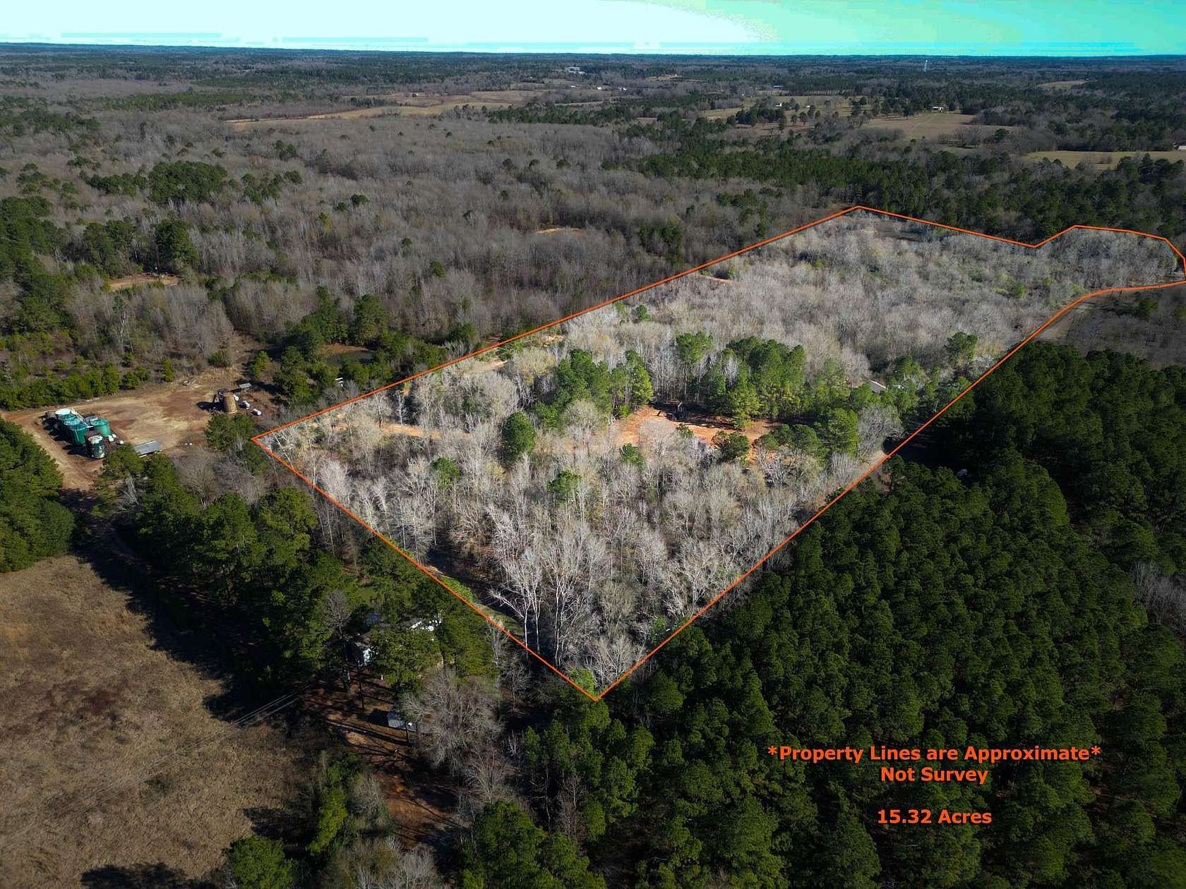 15.3 Acres of Recreational & Residential Land for Sale in Henderson, Texas