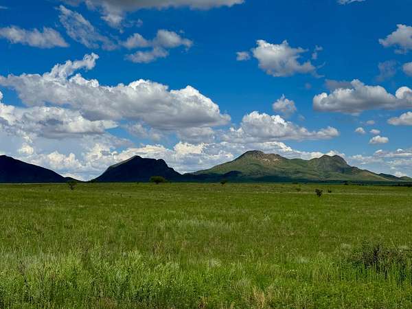 22 Acres of Recreational Land & Farm for Sale in Elgin, Arizona