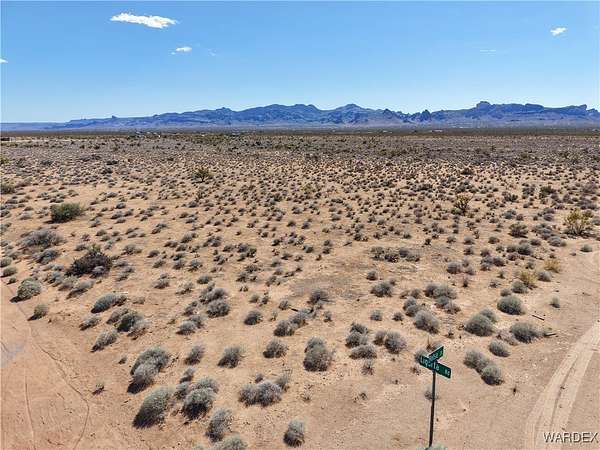 10 Acres of Land for Sale in Golden Valley, Arizona