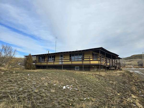 8.4 Acres of Residential Land with Home for Sale in Glendive, Montana