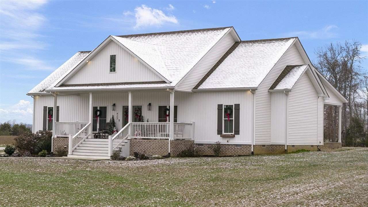 1.5 Acres of Land with Home for Sale in Bowling Green, Kentucky