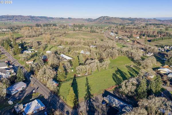 14.7 Acres of Improved Mixed-Use Land for Sale in Jefferson, Oregon