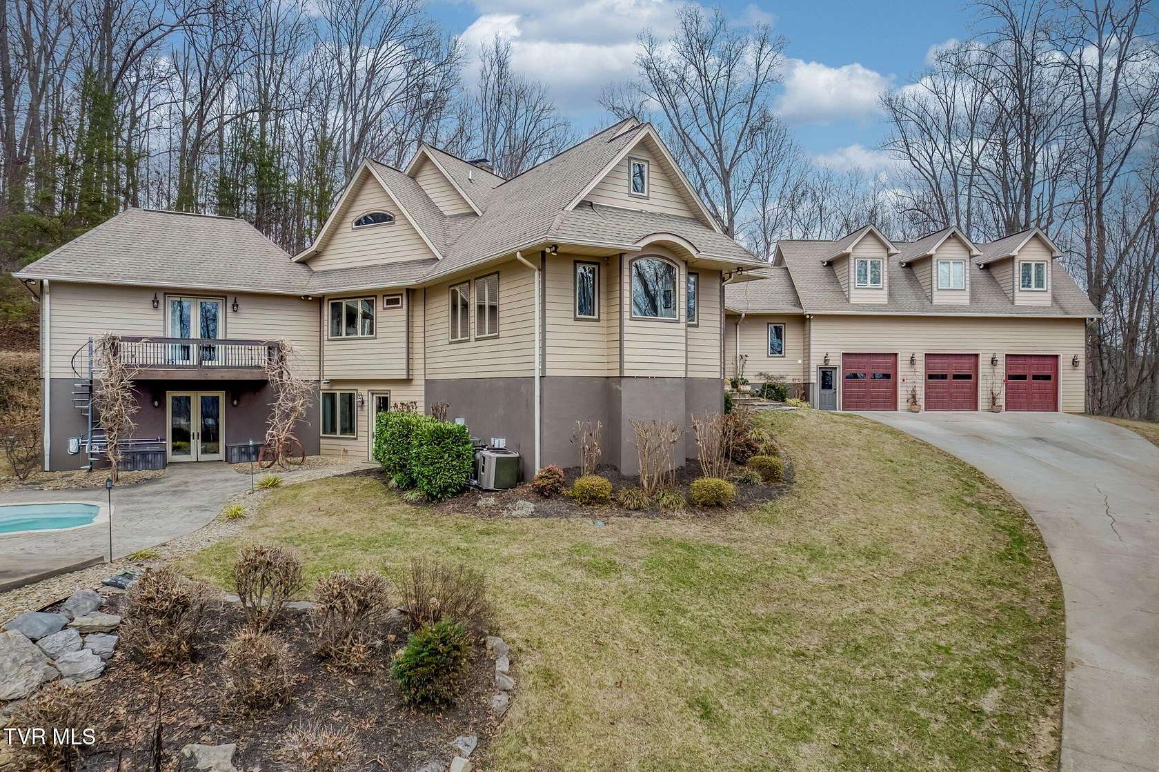 15 Acres of Recreational Land with Home for Sale in Fall Branch, Tennessee