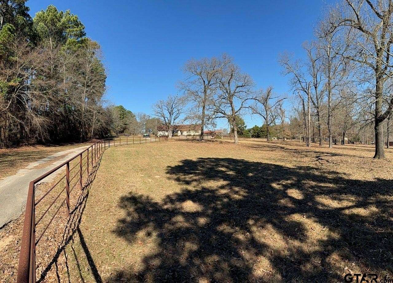 8.62 Acres of Land with Home for Sale in Flint, Texas