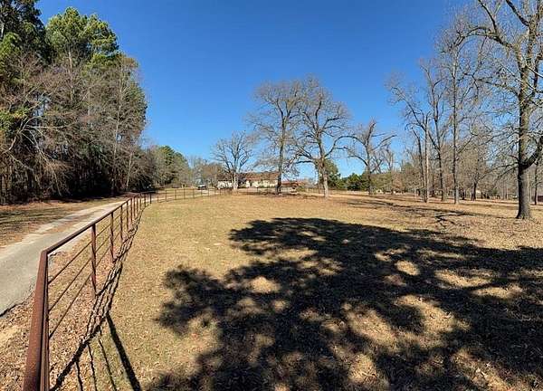 8.62 Acres of Land with Home for Sale in Flint, Texas