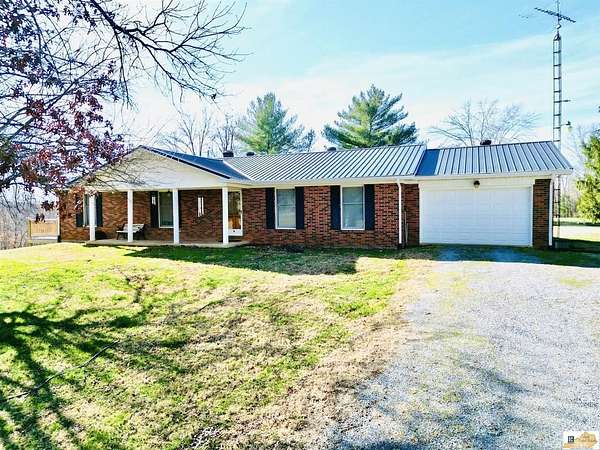 20.5 Acres of Recreational Land with Home for Sale in Glens Fork, Kentucky