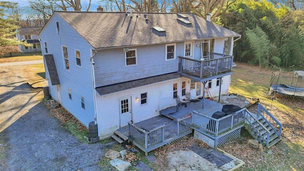 4.5 Acres of Residential Land with Home for Auction in Parkesburg, Pennsylvania